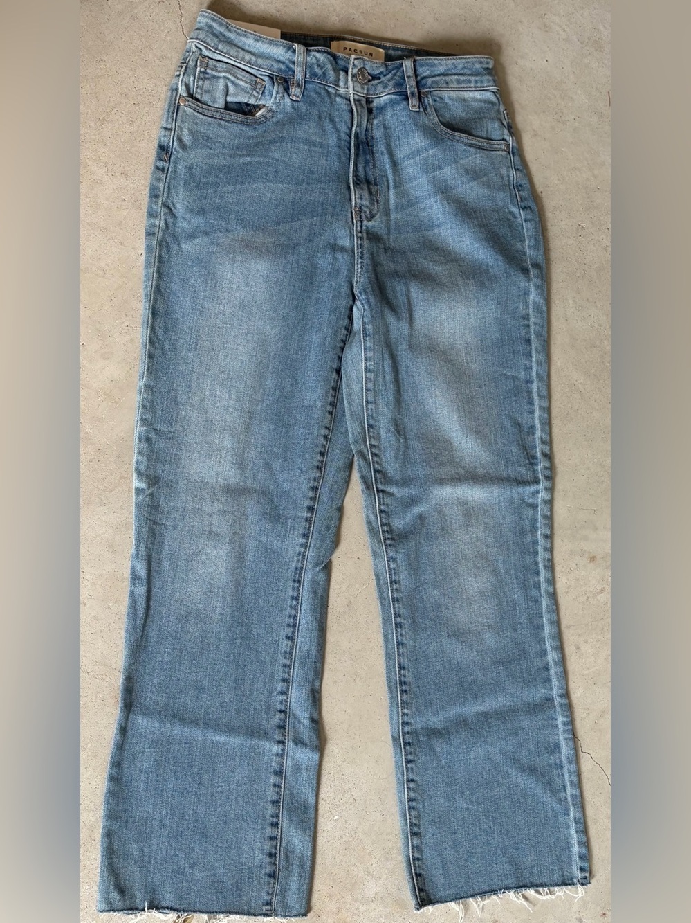 NWT PacSun High Rise Crop Kick Raw Hem Jeans Size 26 Light Wash
